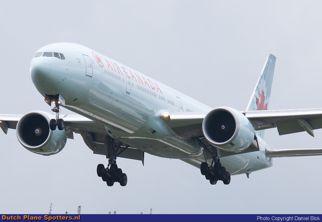 C-FIVQ Boeing 777-300 Air Canada by Daniel Blok
