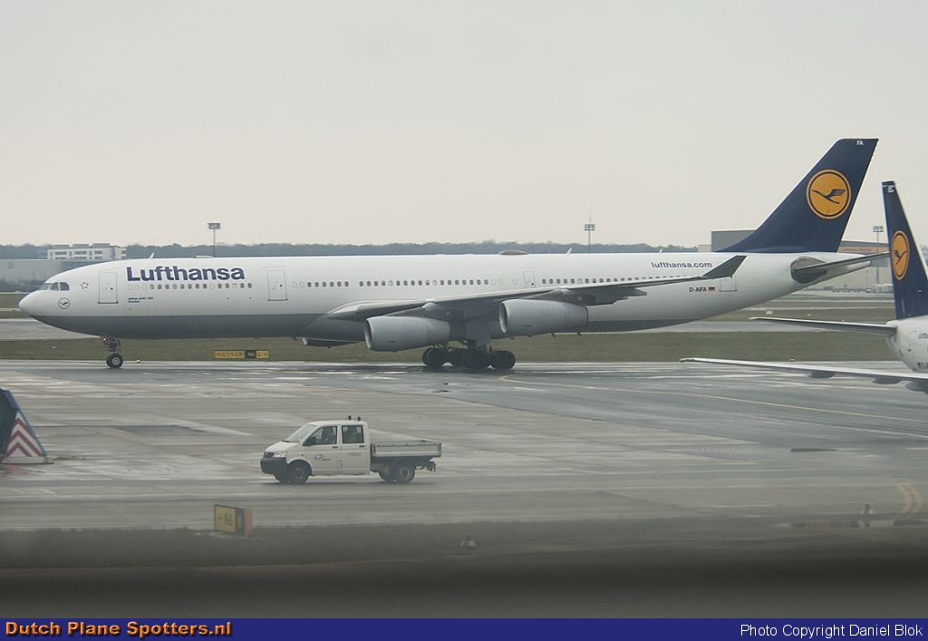 D-AIFA Airbus A340-300 Lufthansa by Daniel Blok