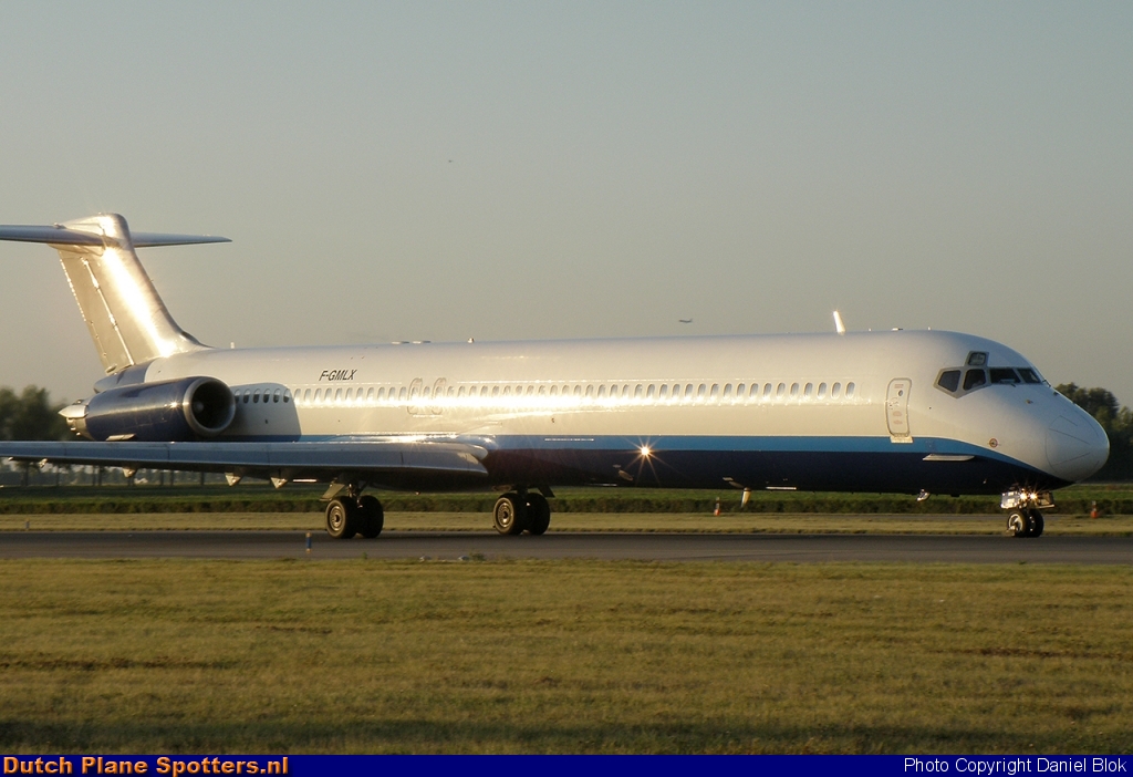 F-GMLX McDonnell Douglas MD-83 Blue Line by Daniel Blok