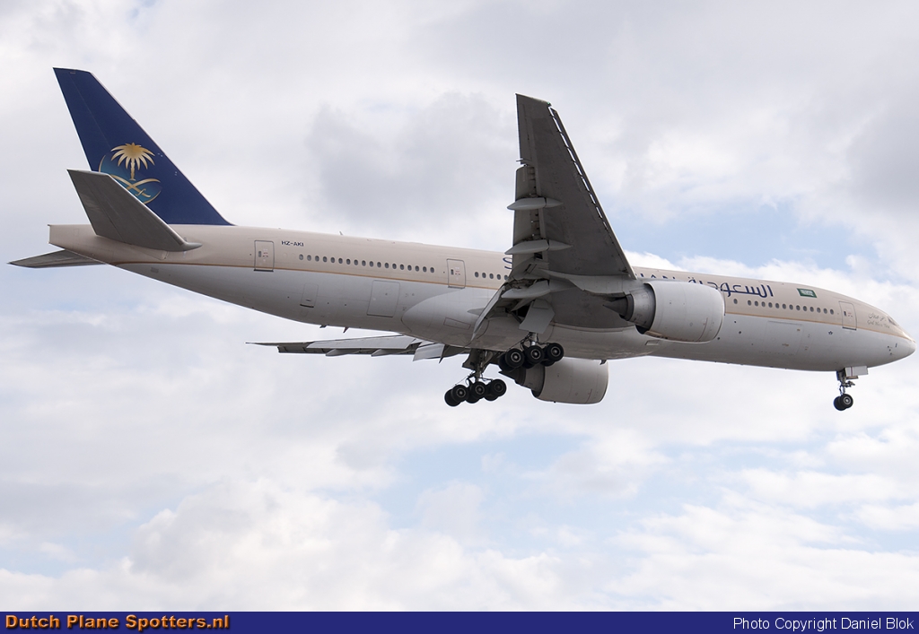HZ-AKI Boeing 777-200 Saudi Arabian Airlines by Daniel Blok