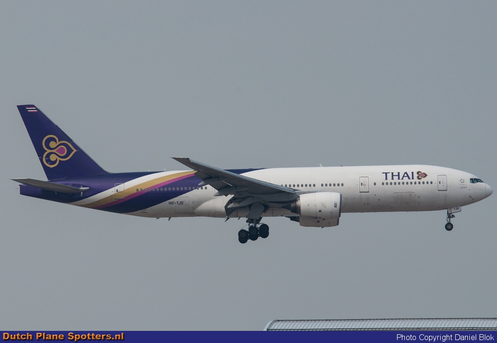 HS-TJD Boeing 777-200 Thai Airways International by Daniel Blok