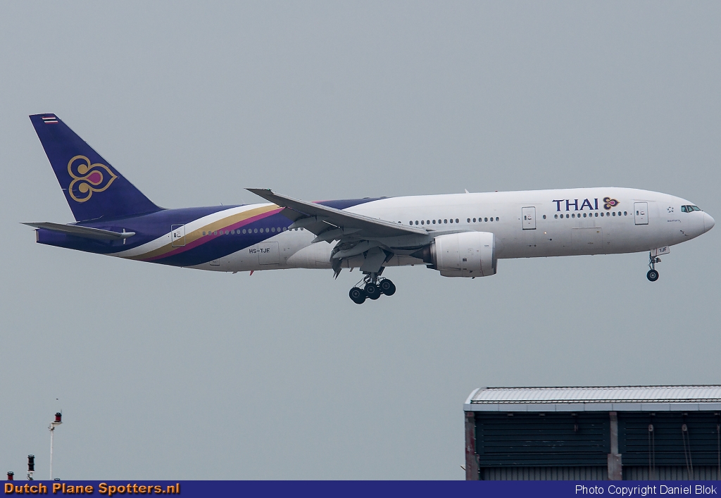 HS-TJF Boeing 777-200 Thai Airways International by Daniel Blok