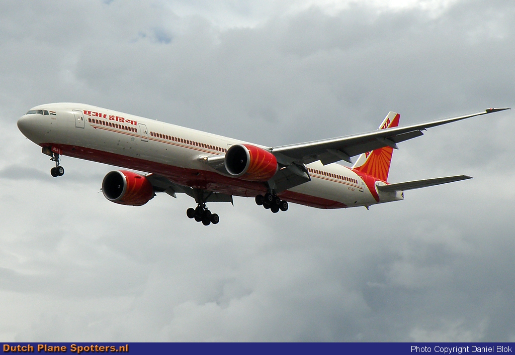 VT-ALR Boeing 777-200 Air India by Daniel Blok