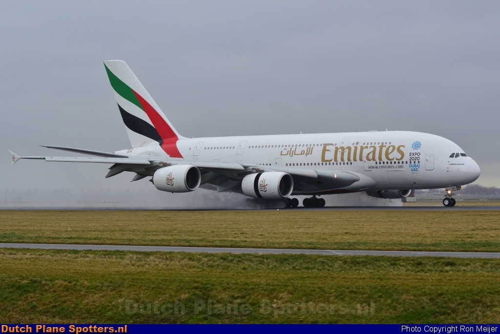 A6-EDT Airbus A380-800 Emirates by Ron Meijer