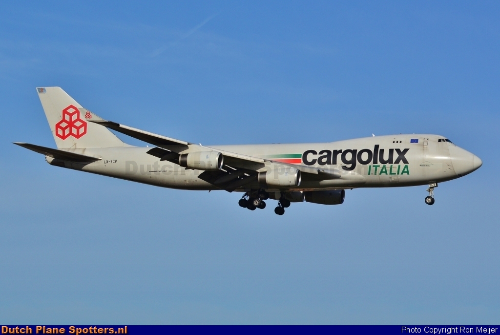 LX-YCV Boeing 747-400 Cargolux Italia by Ron Meijer