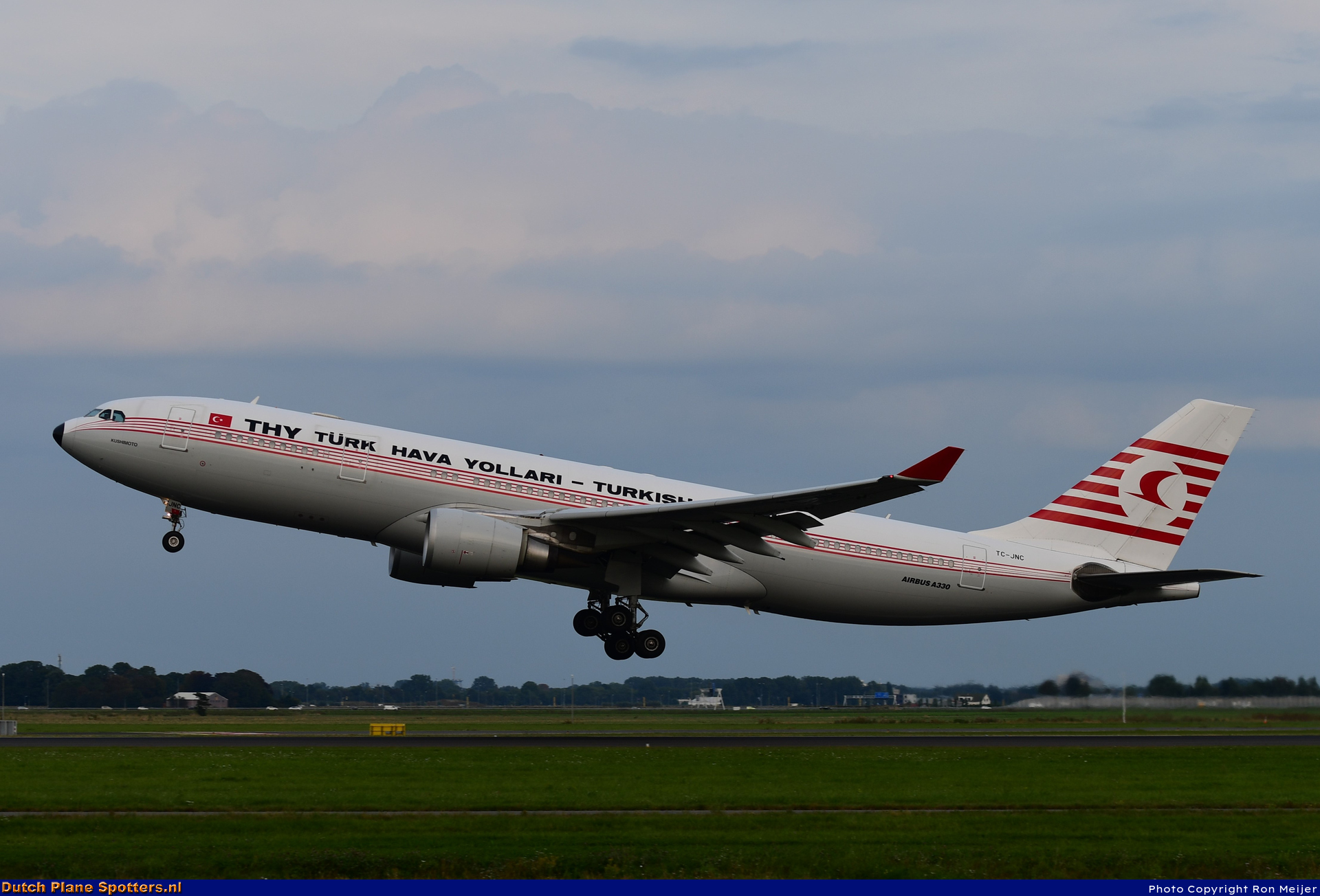 TC-JNC Airbus A330-200 Turkish Airlines by Ron Meijer