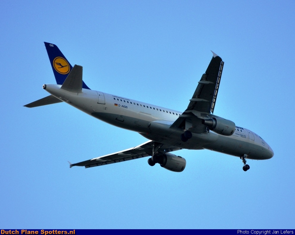 D-AIQS Airbus A320 Lufthansa by Jan Lefers