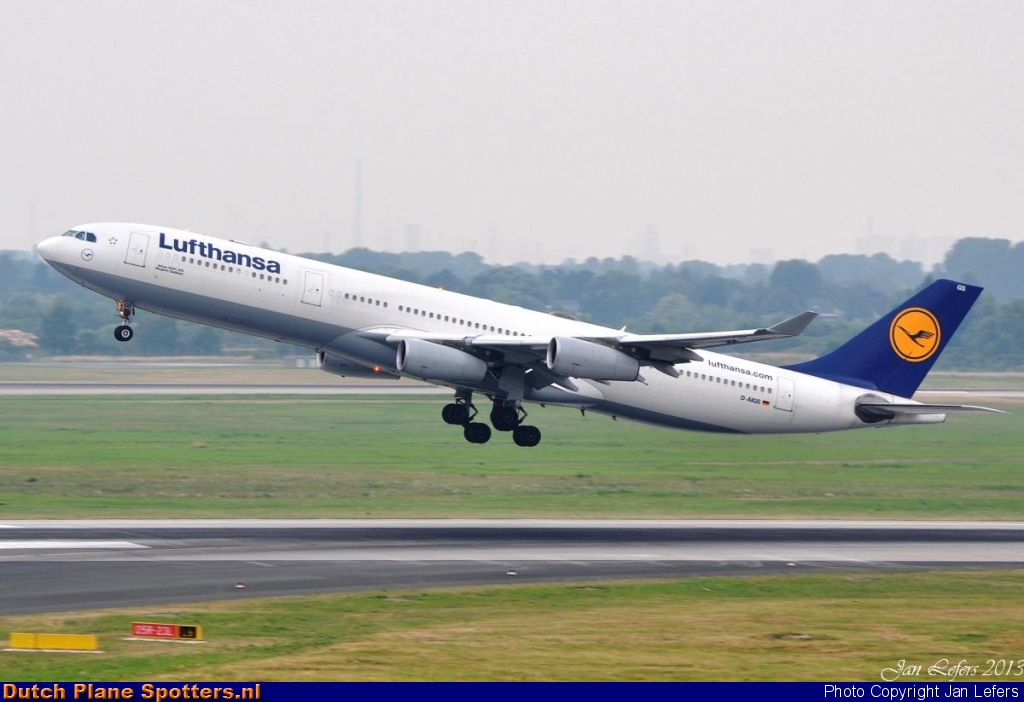 D-AIGS Airbus A340-300 Lufthansa by Jan Lefers