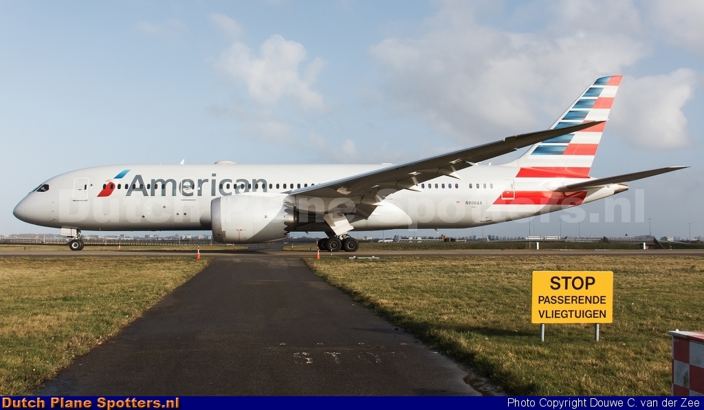 N806AA Boeing 787-8 Dreamliner American Airlines by Douwe C. van der Zee