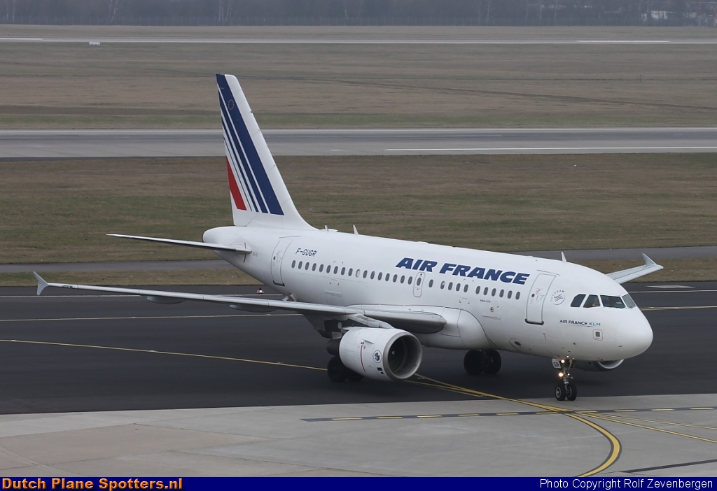 F-GUGR Airbus A318 Air France by Rolf Zevenbergen