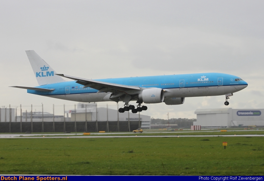 PH-BQK Boeing 777-200 KLM Royal Dutch Airlines by Rolf Zevenbergen