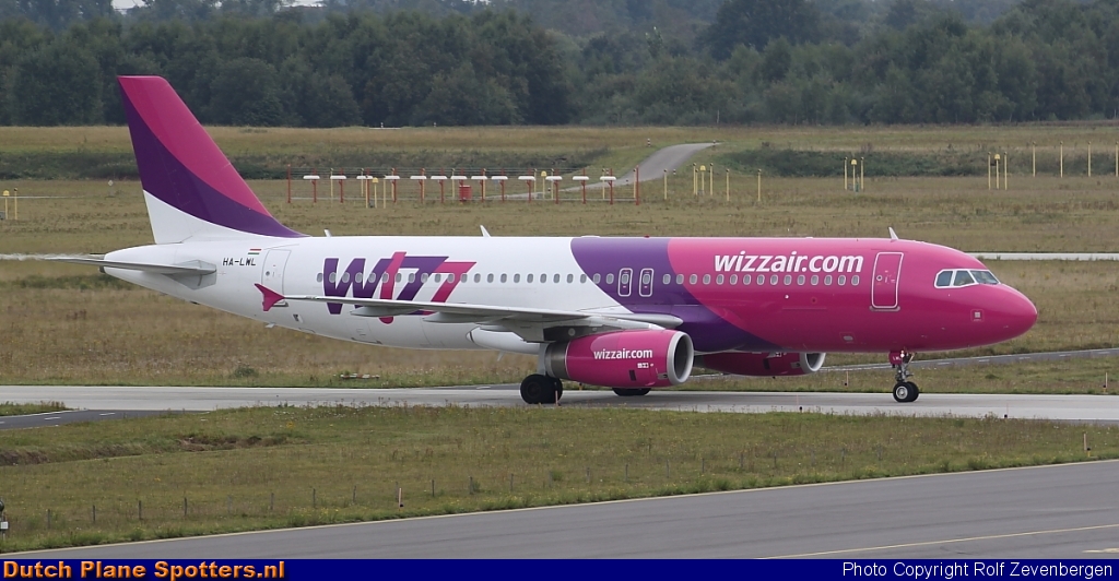 HA-LWL Airbus A320 Wizz Air by Rolf Zevenbergen
