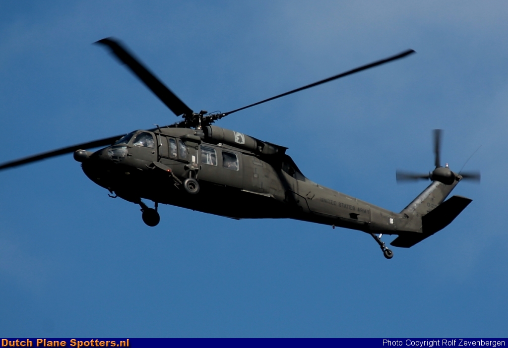 83-23885 Sikorsky UH-60A Blackhawk MIL - US Army by Rolf Zevenbergen