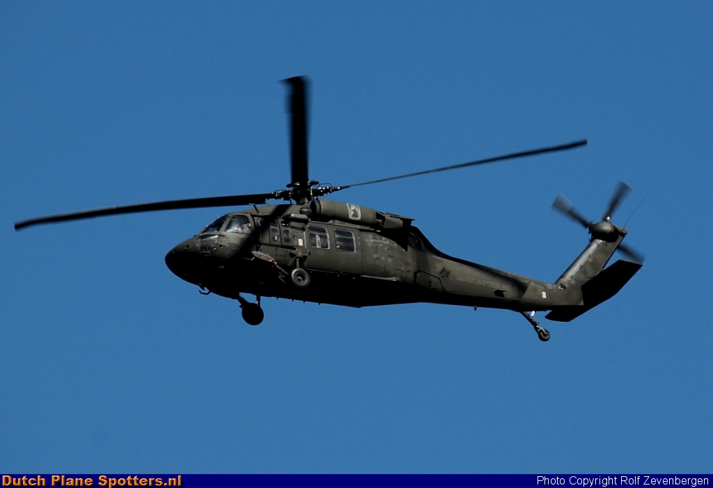 83-23869 Sikorsky UH-60A Blackhawk MIL - US Army by Rolf Zevenbergen