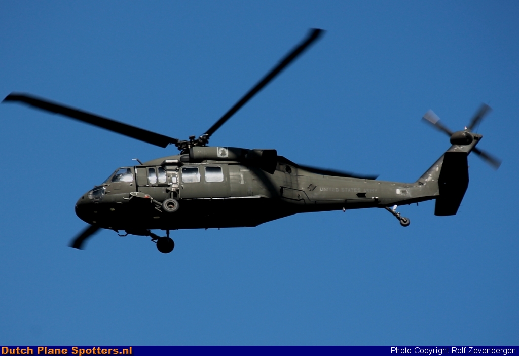 88-26016 Sikorsky UH-60A Blackhawk MIL - US Army by Rolf Zevenbergen