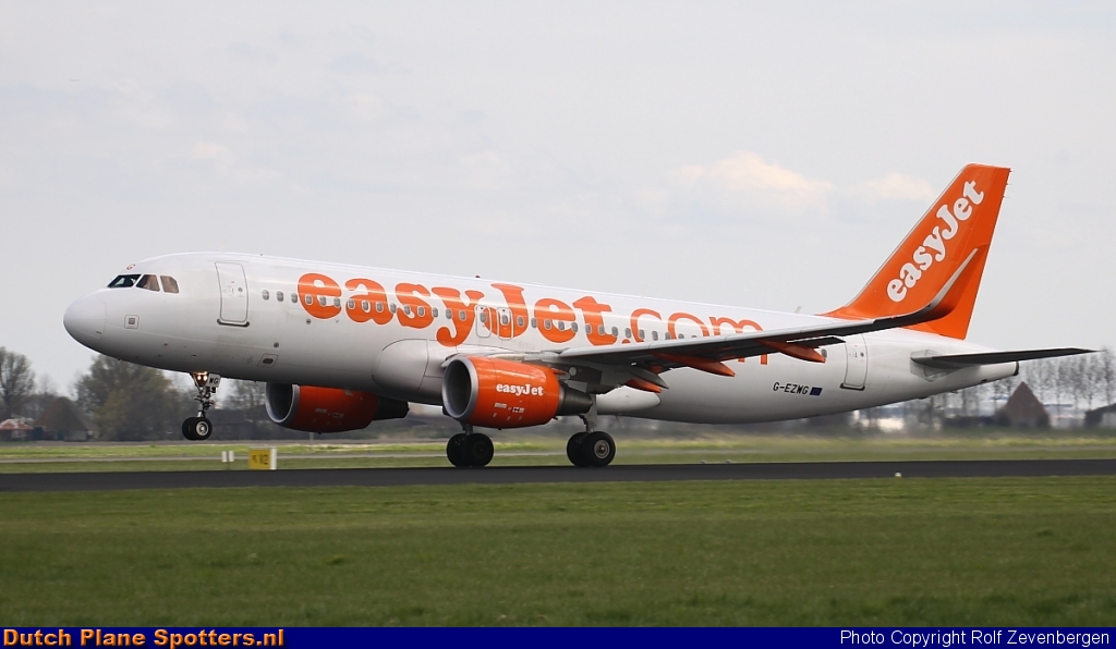 G-EZWG Airbus A320 easyJet by Rolf Zevenbergen