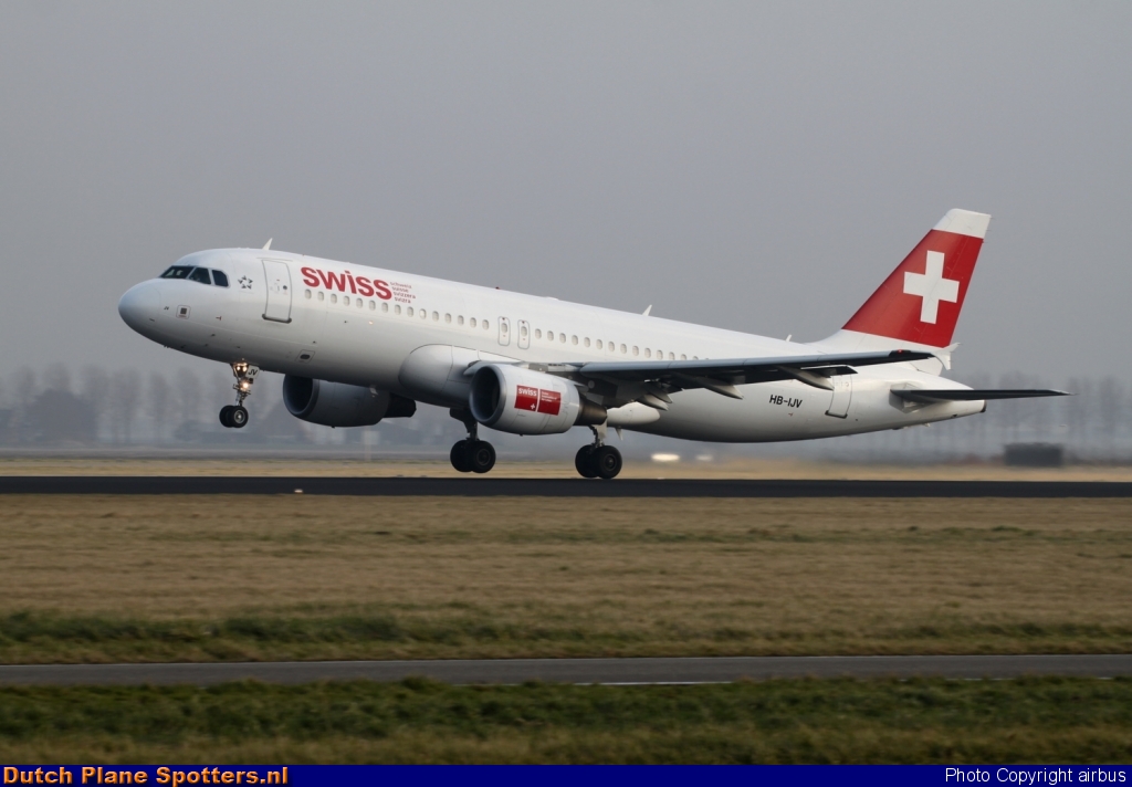 HB-IJV Airbus A320 Swiss International Air Lines by airbus