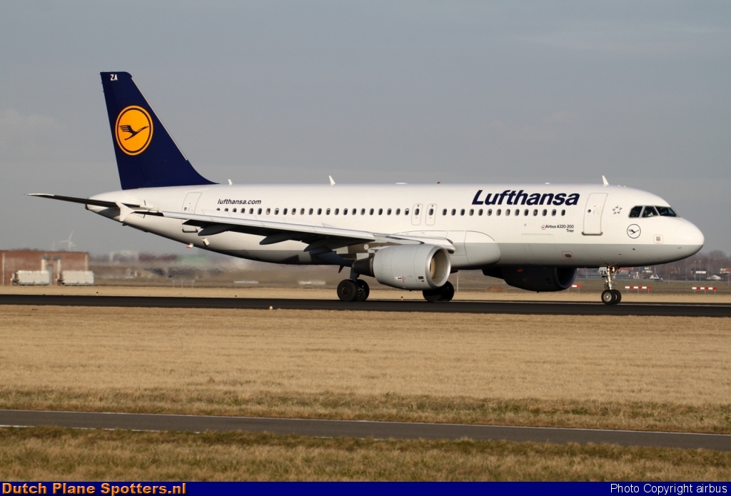 D-AIZA Airbus A320 Lufthansa by airbus