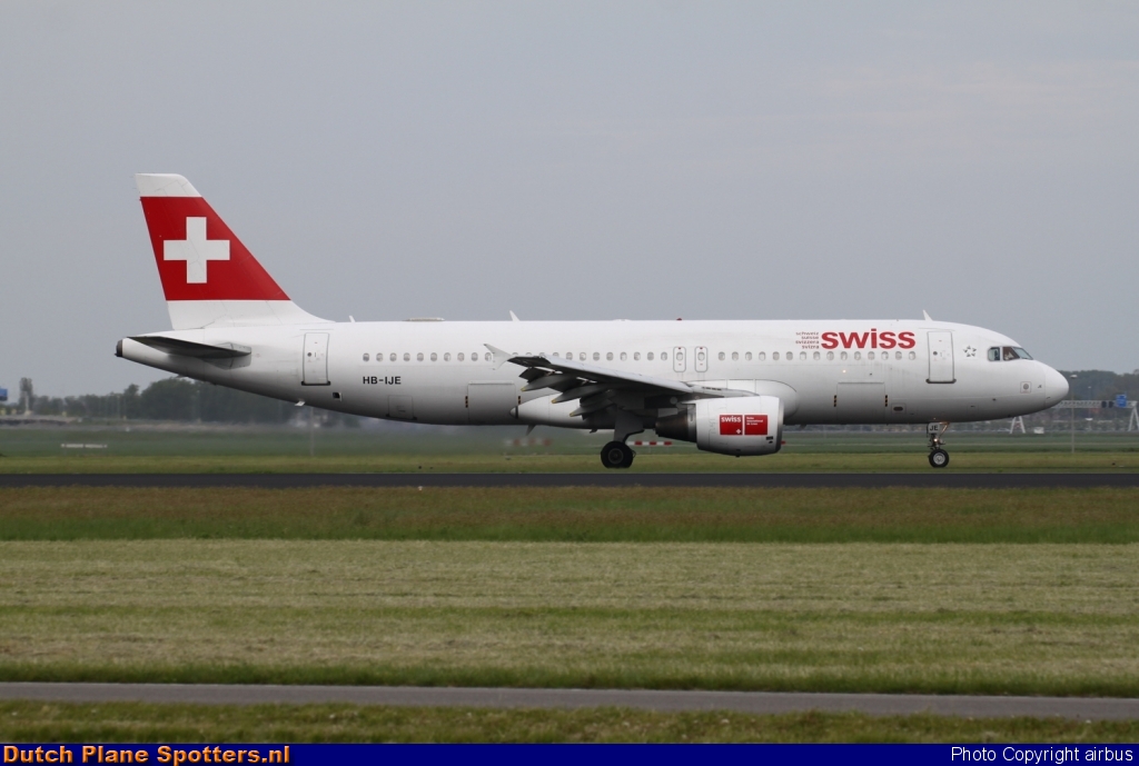 HB-IJE Airbus A320 Swiss International Air Lines by airbus