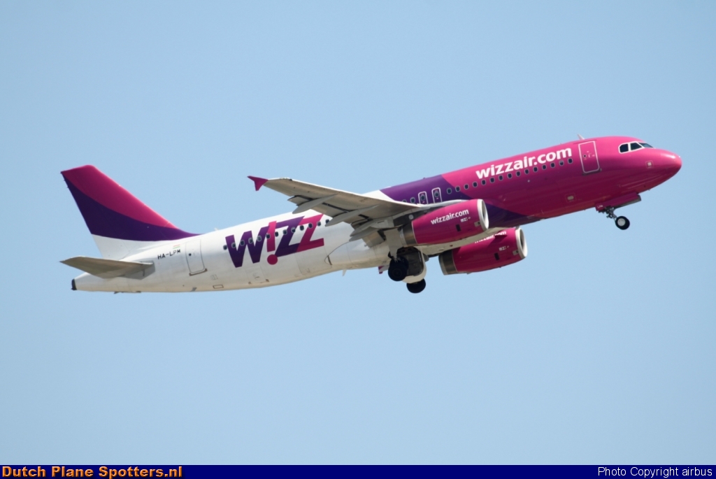 HA-LPM Airbus A320 Wizz Air by airbus