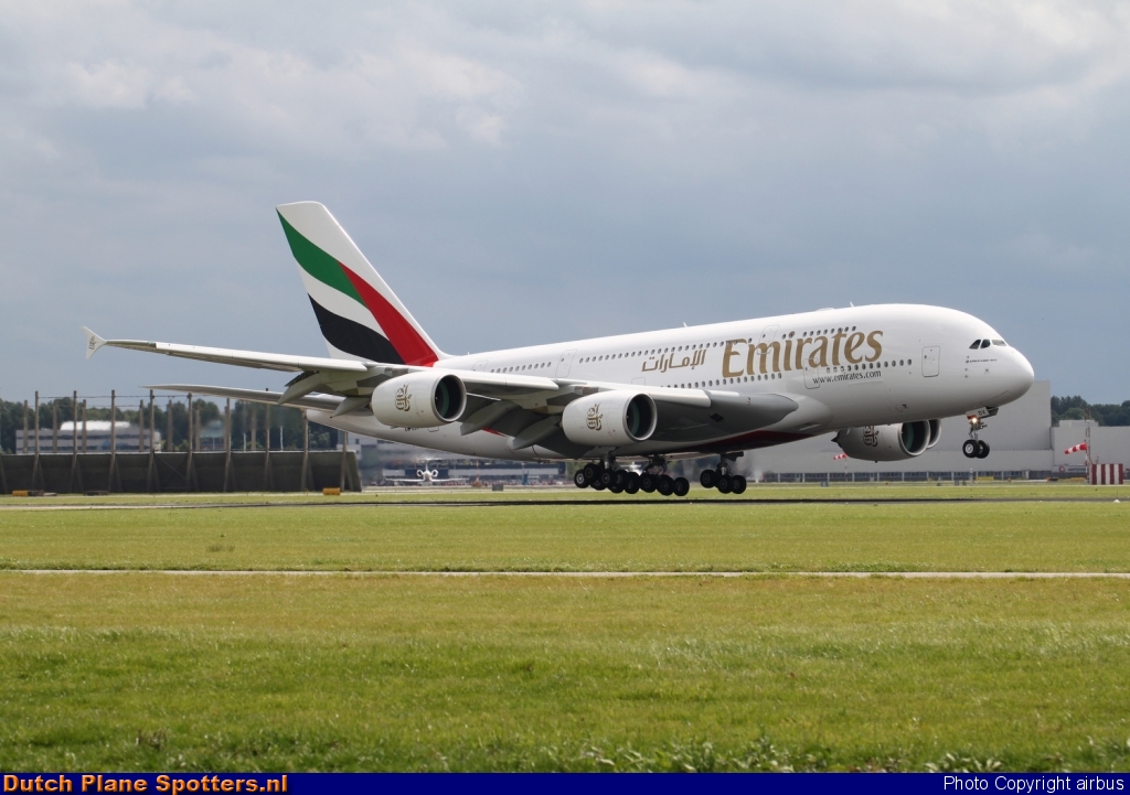 A6-EDU Airbus A380-800 Emirates by airbus
