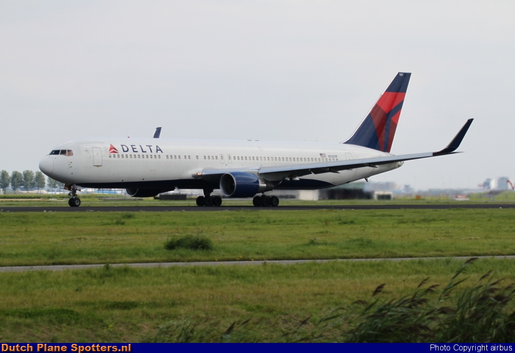 N1201P Boeing 767-300 Delta Airlines by airbus
