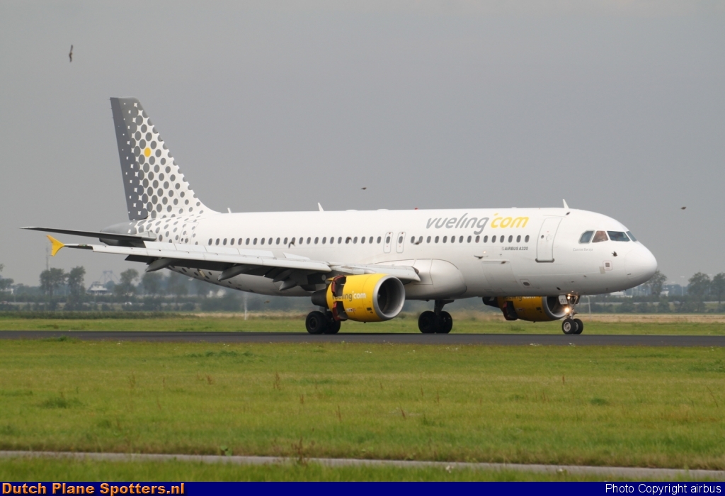 EC-JSY Airbus A320 Vueling.com by airbus