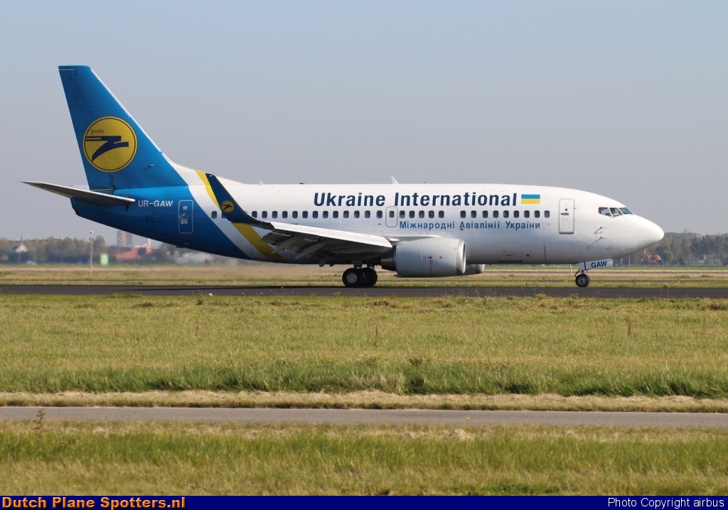 UR-GAW Boeing 737-500 Ukraine International Airlines by airbus