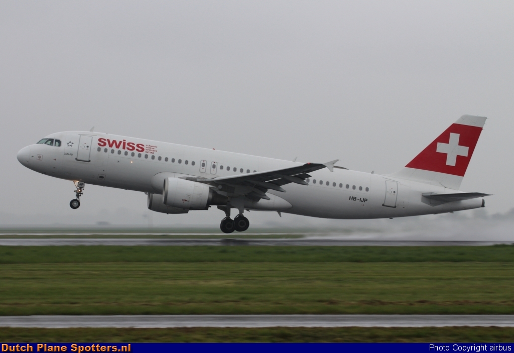 HB-IJP Airbus A320 Swiss International Air Lines by airbus