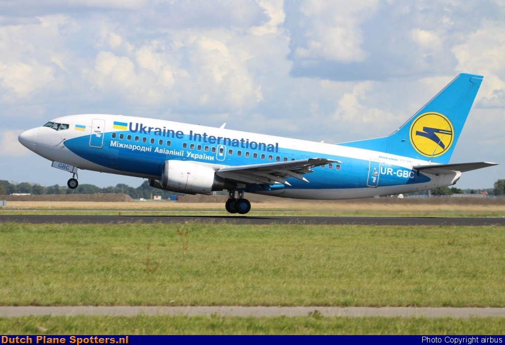 UR-GBC Boeing 737-500 Ukraine International Airlines by airbus