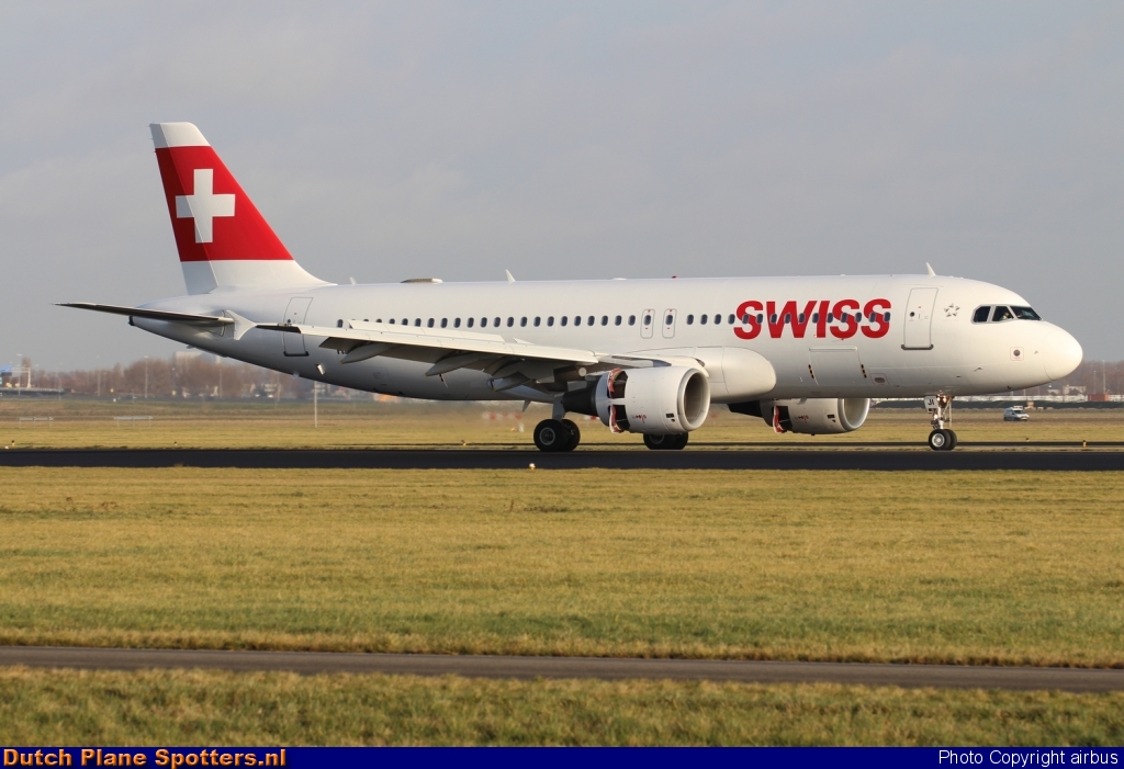 HB-IJI Airbus A320 Swiss International Air Lines by airbus