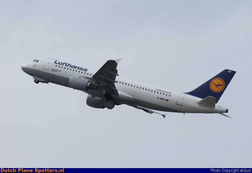 D-AIPY Airbus A320 Lufthansa by airbus