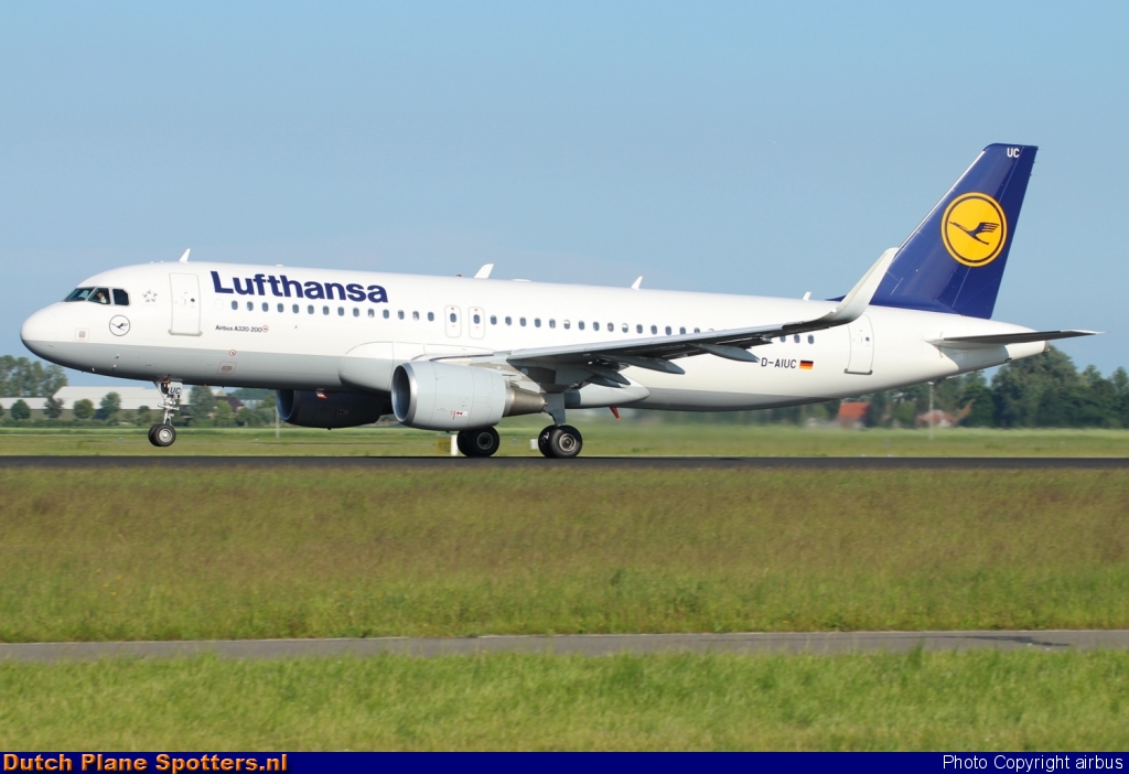 D-AIUC Airbus A320 Lufthansa by airbus