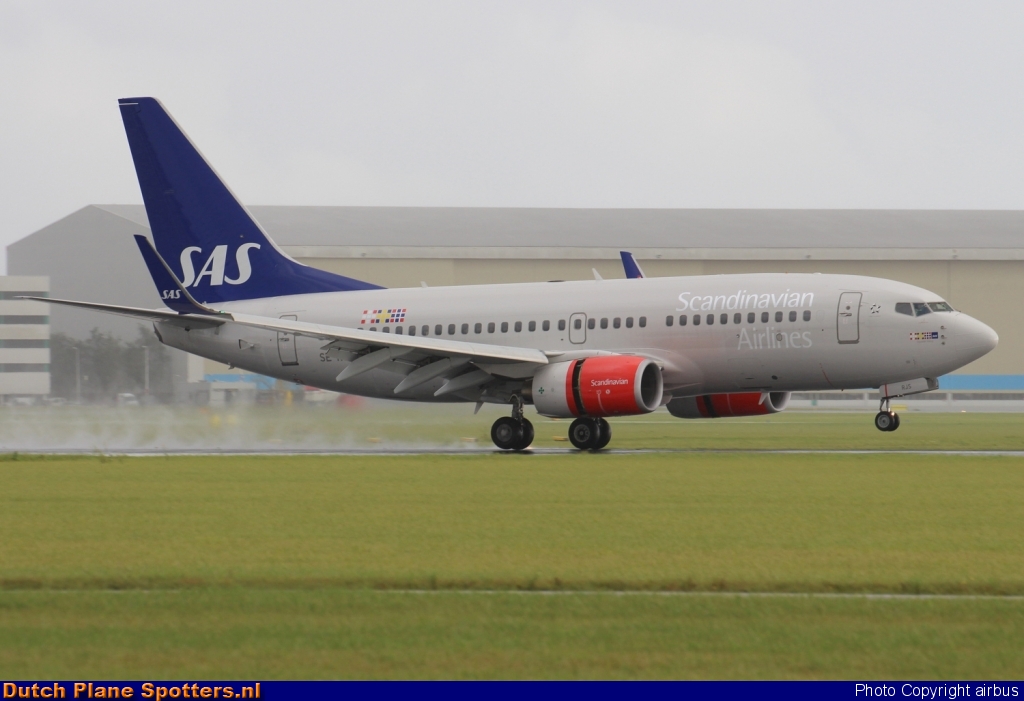 SE-RJS Boeing 737-700 SAS Scandinavian Airlines by airbus