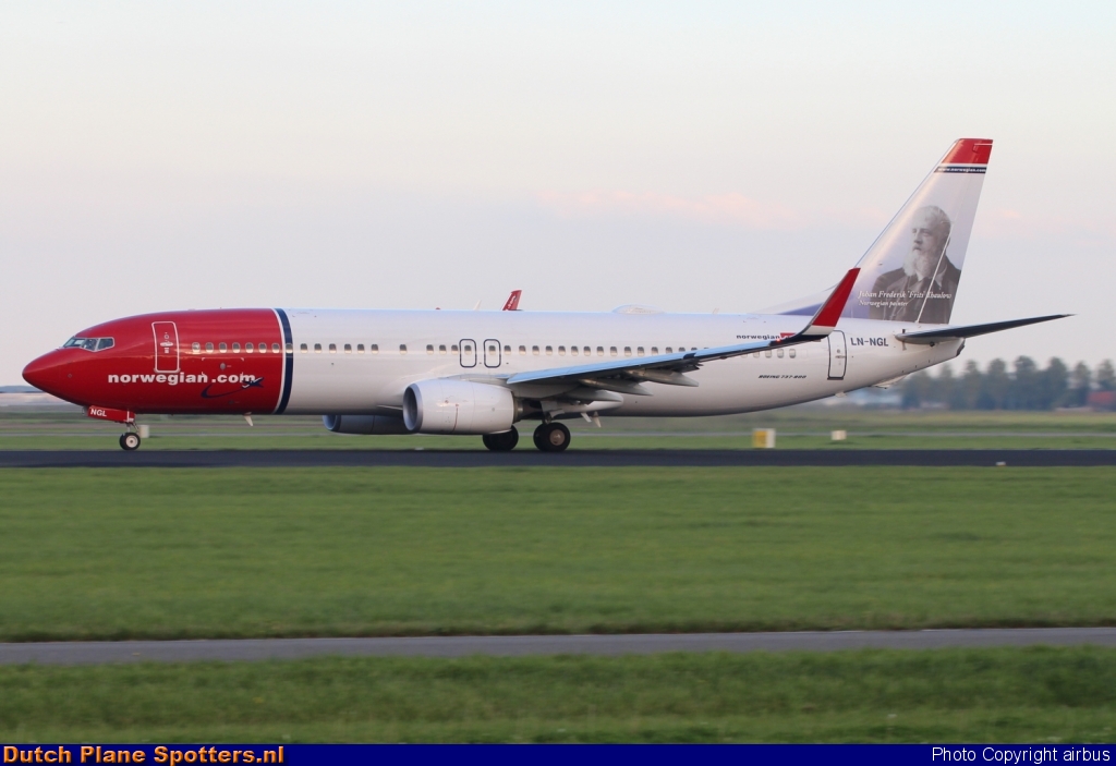 LN-NGL Boeing 737-800 Norwegian Air Shuttle by airbus