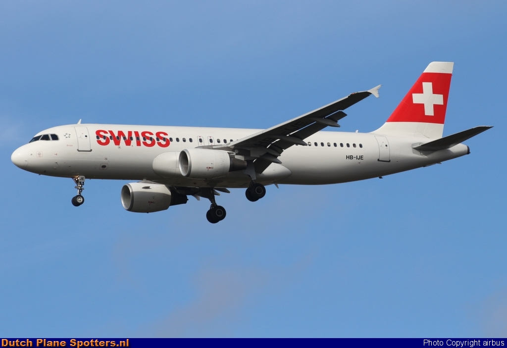 HB-IJE Airbus A320 Swiss International Air Lines by airbus