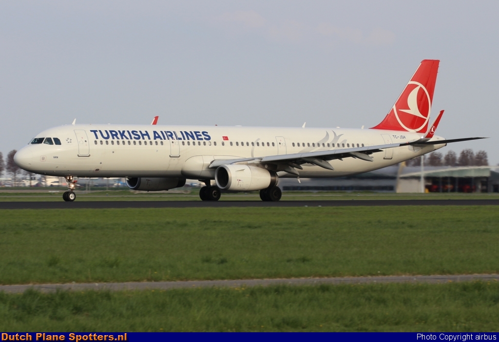 TC-JSH Airbus A321 Turkish Airlines by airbus