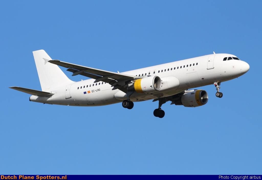 EC-LRG Airbus A320 Vueling.com by airbus