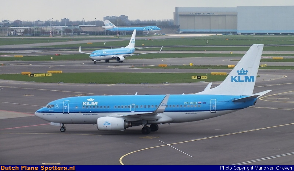 PH-BGD Boeing 737-700 KLM Royal Dutch Airlines by MariovG