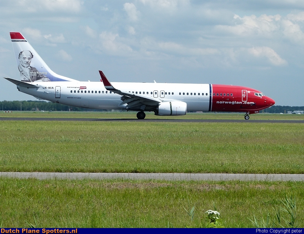 LN-NIA Boeing 737-800 Norwegian Air Shuttle by peter