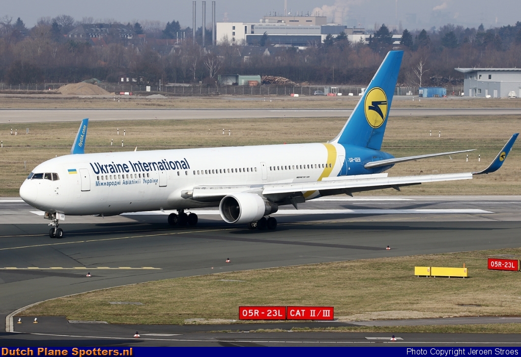 UR-GEB Boeing 767-300 Ukraine International Airlines by Jeroen Stroes