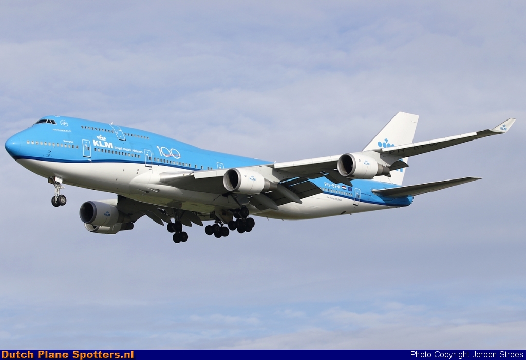 PH-BFW Boeing 747-400 KLM Royal Dutch Airlines by Jeroen Stroes