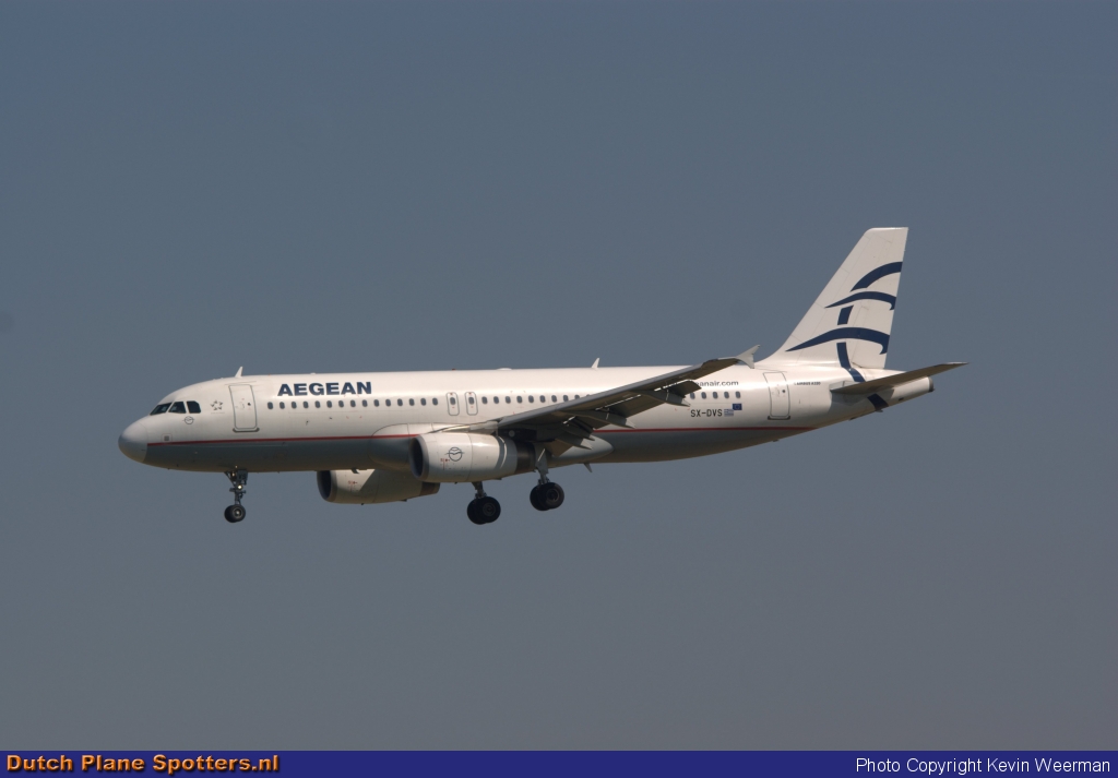 SX-DVS Airbus A320 Aegean Airlines by Kevin Weerman