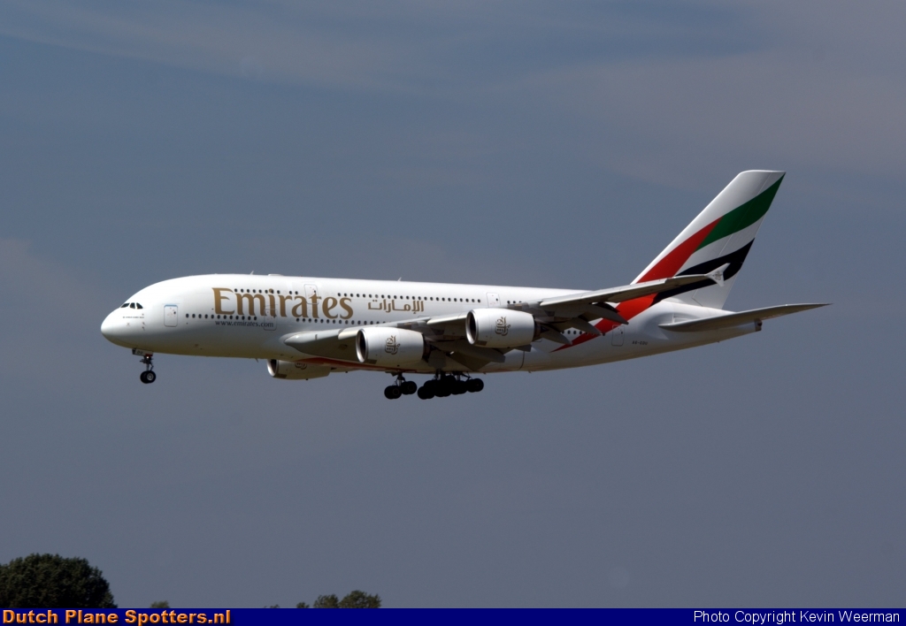 A6-EDU Airbus A380-800 Emirates by Kevin Weerman