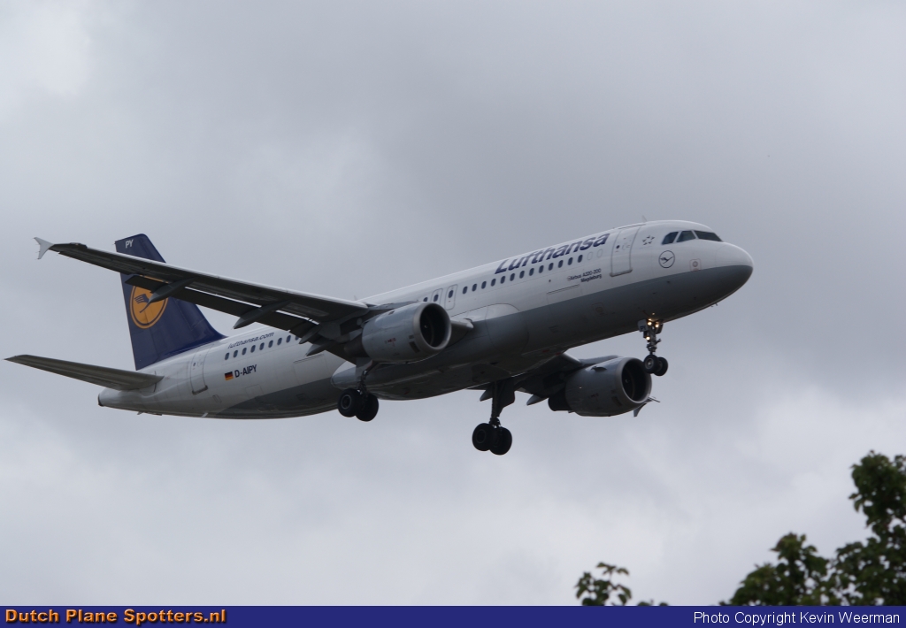 D-AIPY Airbus A320 Lufthansa by Kevin Weerman