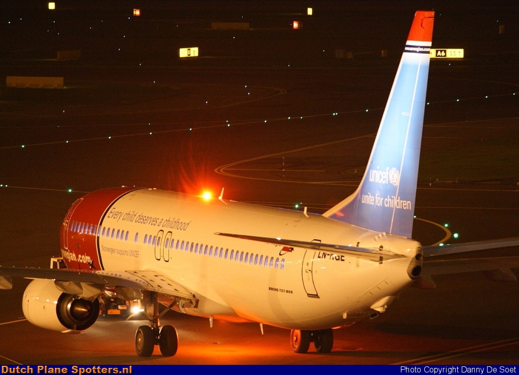 LN-NGE Boeing 737-800 Norwegian Air Shuttle by Danny De Soet