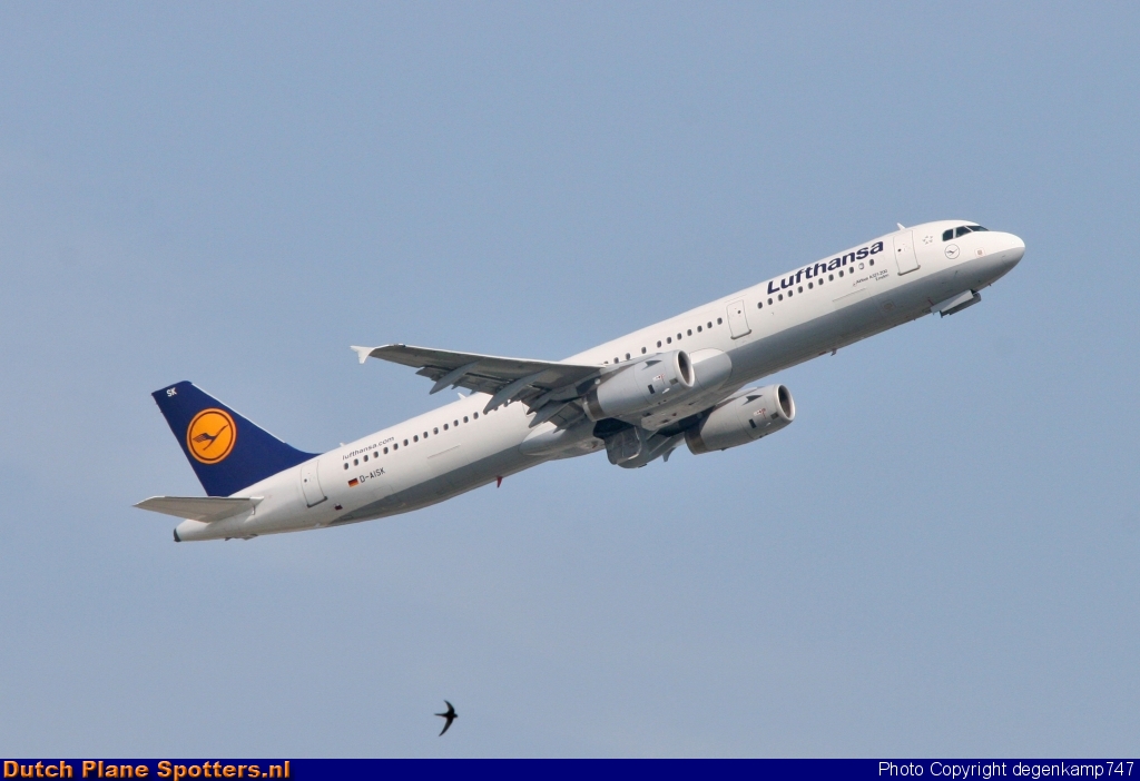 D-AISK Airbus A321 Lufthansa by Herman Degenkamp