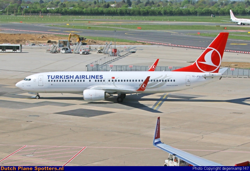 TC-JFU Boeing 737-800 Turkish Airlines by Herman Degenkamp