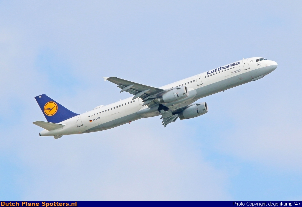 D-AISN Airbus A321 Lufthansa by Herman Degenkamp
