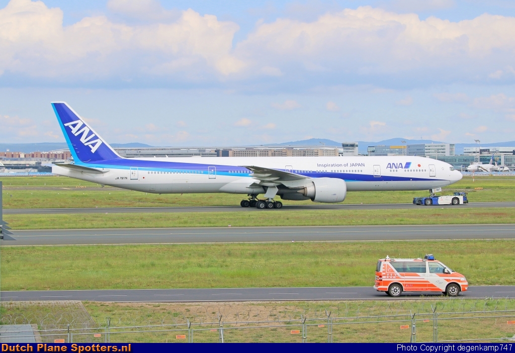 JA787A Boeing 777-300 All Nippon Airlines by Herman Degenkamp